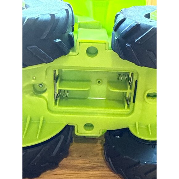 Fisher-Price Little People Caring For Animals Tractor Playset - Picture 6 of 7